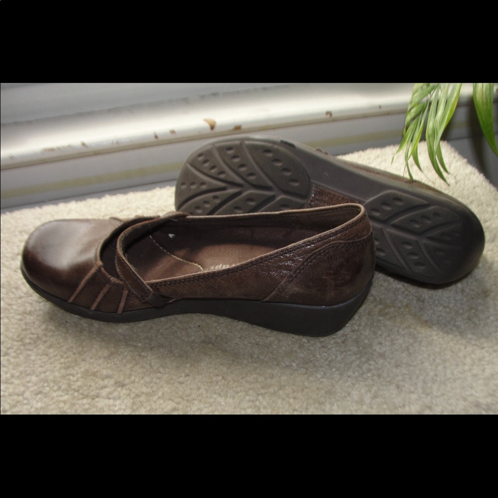 Bare Traps Sz 6.5